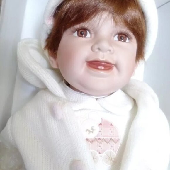 Royal Cathay Collection Limited Edition Mindy 21" Porcelain Doll w Certificate - Picture 3 of 5
